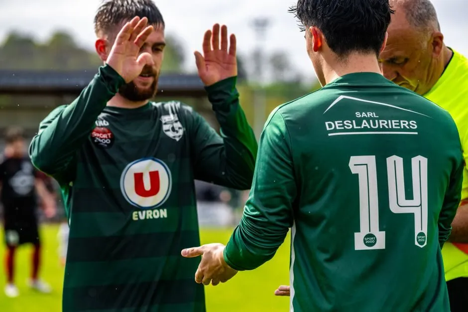 'Tỷ võ' trên sân, Neymar cùng 4 cầu thủ nhận thẻ đỏ trong thất bại của PSG 'Tỷ võ' trên sân, Neymar cùng 4 cầu thủ nhận thẻ đỏ trong thất bại của PSG